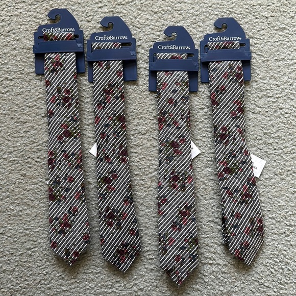 Croft & Barrow skinny Neck Tie. - Picture 1 of 1